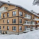 C23 Ski-in Ski-out By Aavalevi Levi