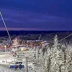 C23 Ski-in Ski-out By Aavalevi