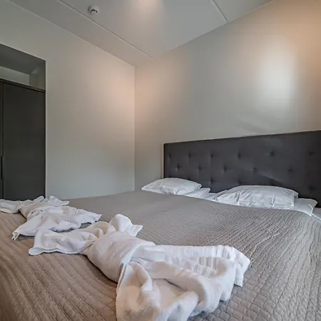 C23 Ski-in Ski-out By Aavalevi