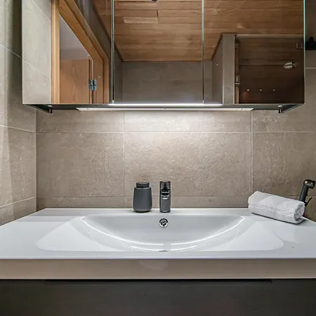 C23 Ski-in Ski-out By Aavalevi דירה לוי